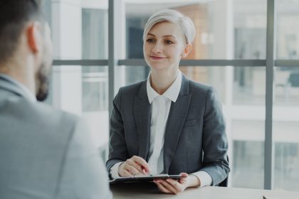 Zdjęcie do artykułu: Jak prawidłowo zatrudnić pracownika?